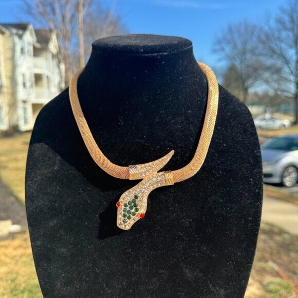 FAMILY GOLD STATEMENT NECKLACE